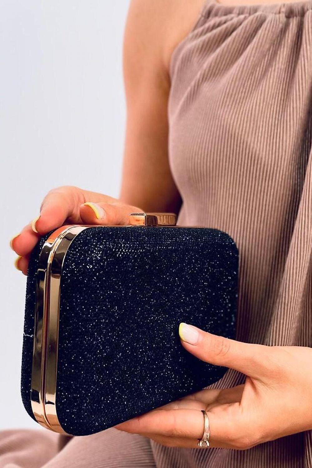 Evening handbag model 195581 Inello