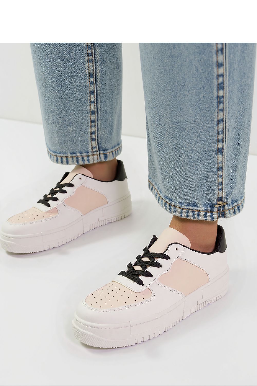 Sport Shoes model 210207 Inello