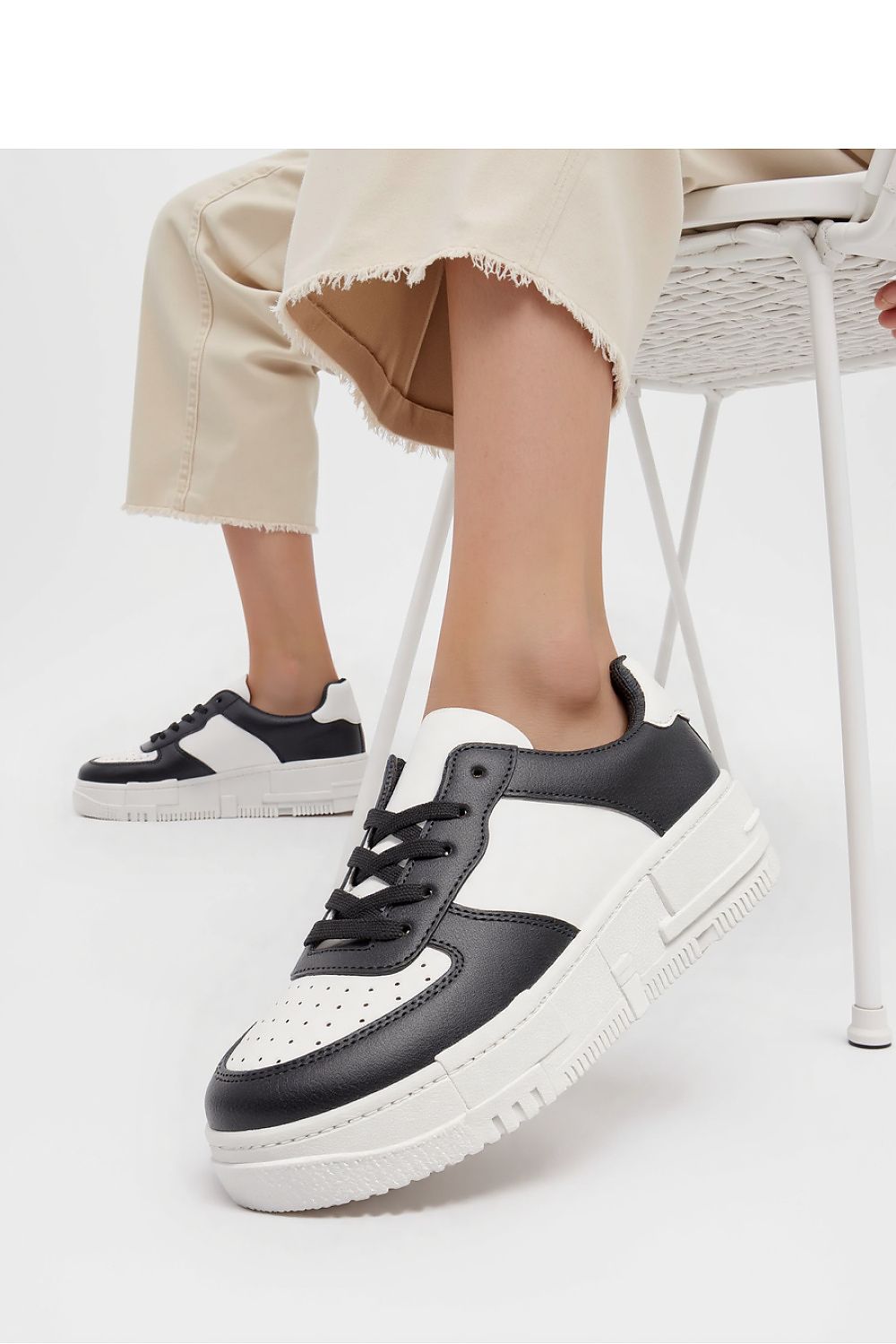 Sport Shoes model 210208 Inello