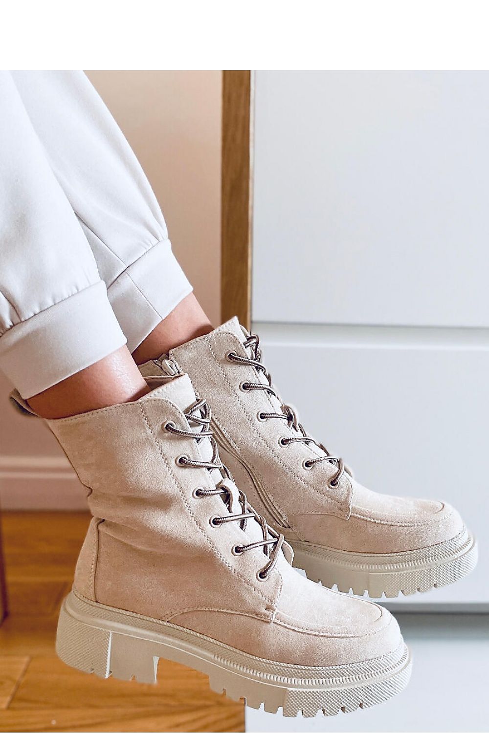 Boots model 170287 Inello