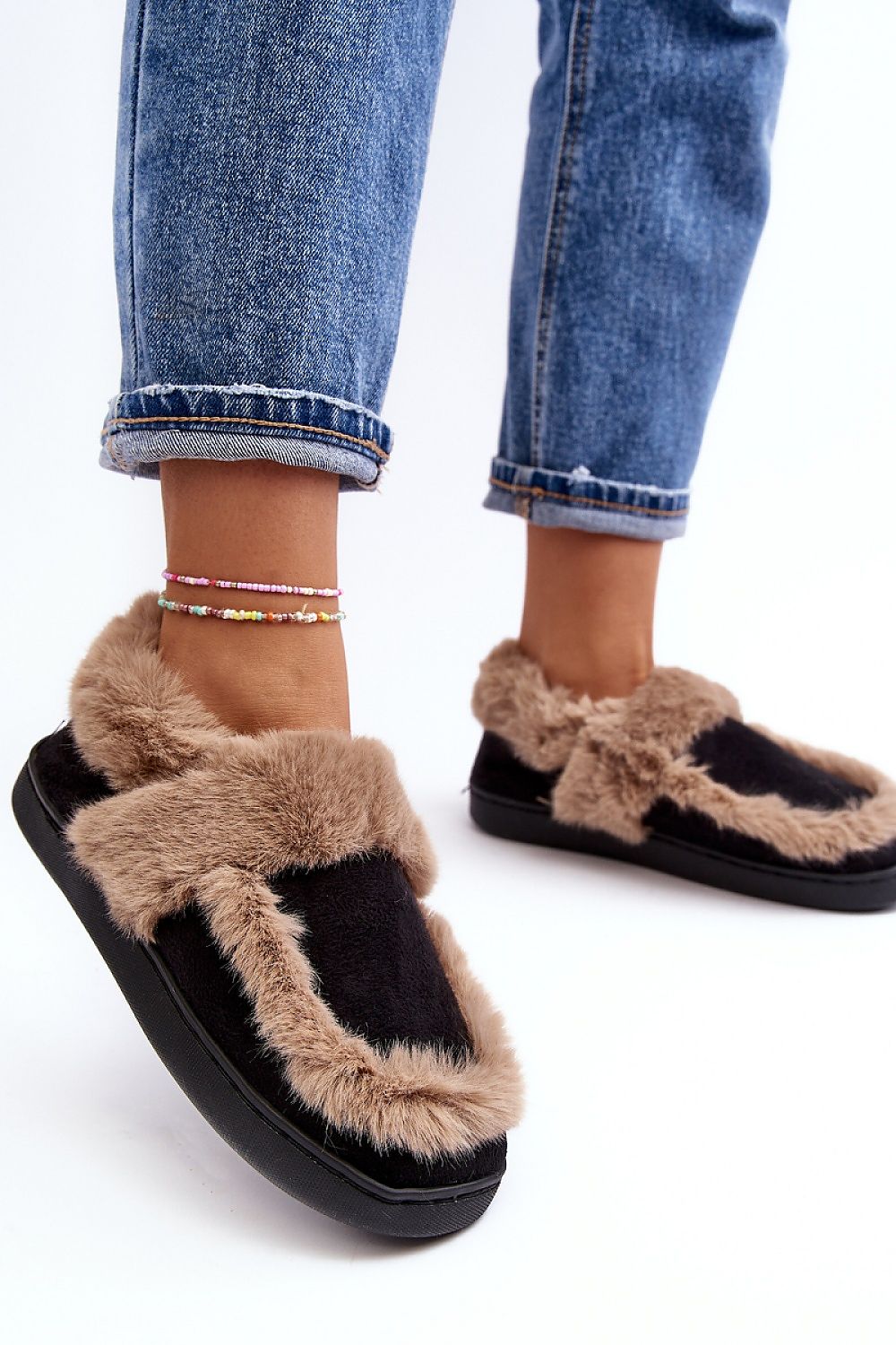 Slippers model 189097 Step in style