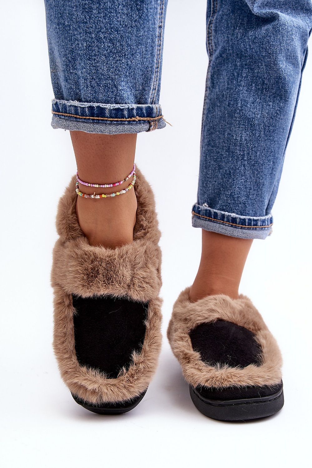 Slippers model 189097 Step in style