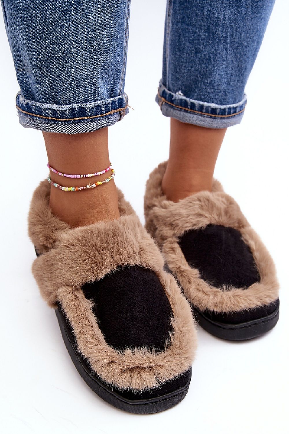 Slippers model 189097 Step in style