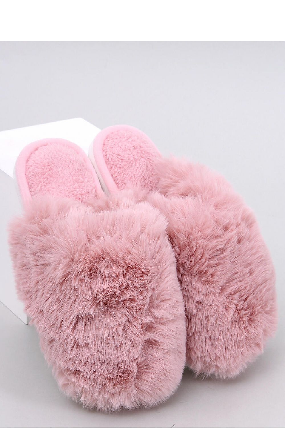 Slippers model 190362 Inello