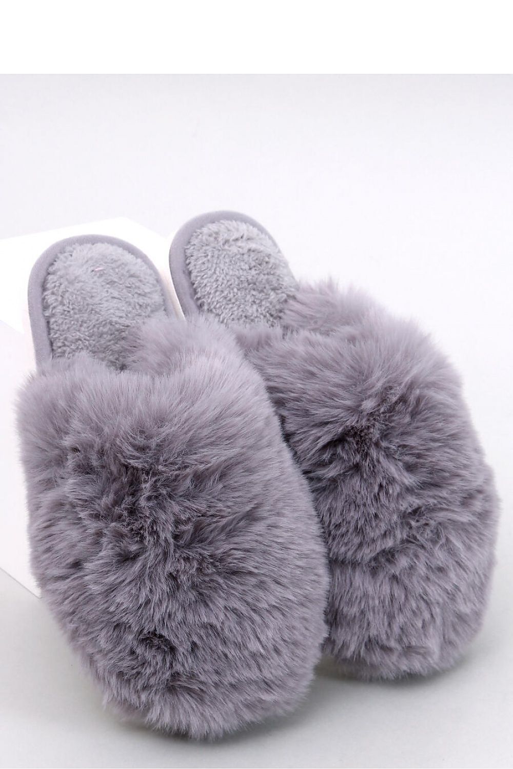 Slippers model 190363 Inello