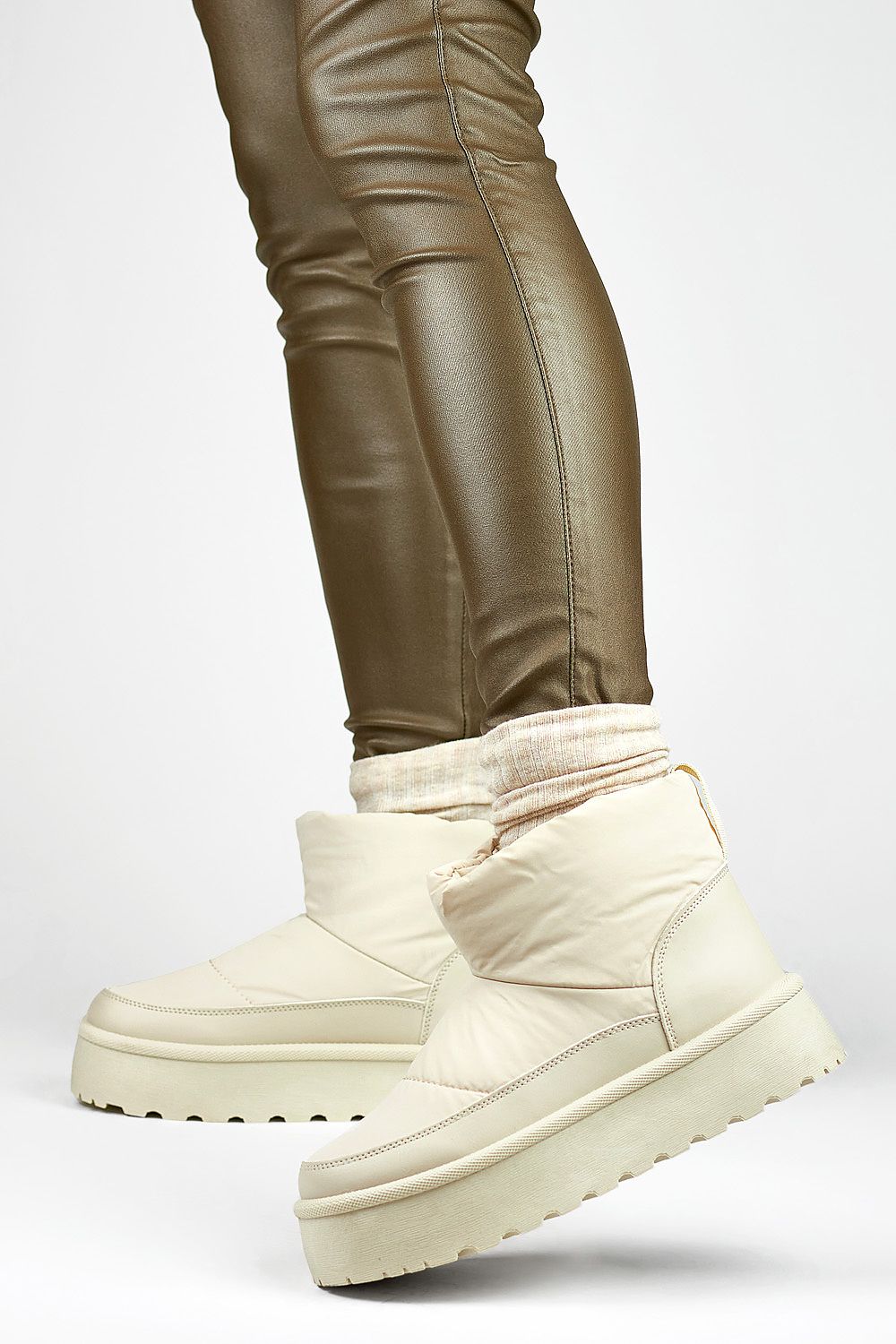 Snow boots model 191308 PRIMO