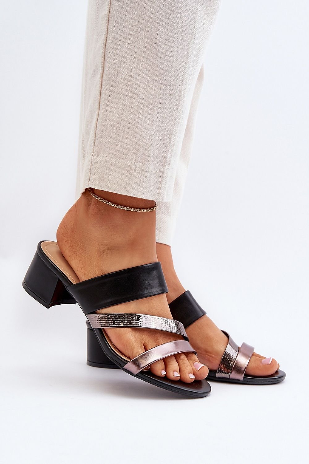 Flip-flops model 194384 Step in style