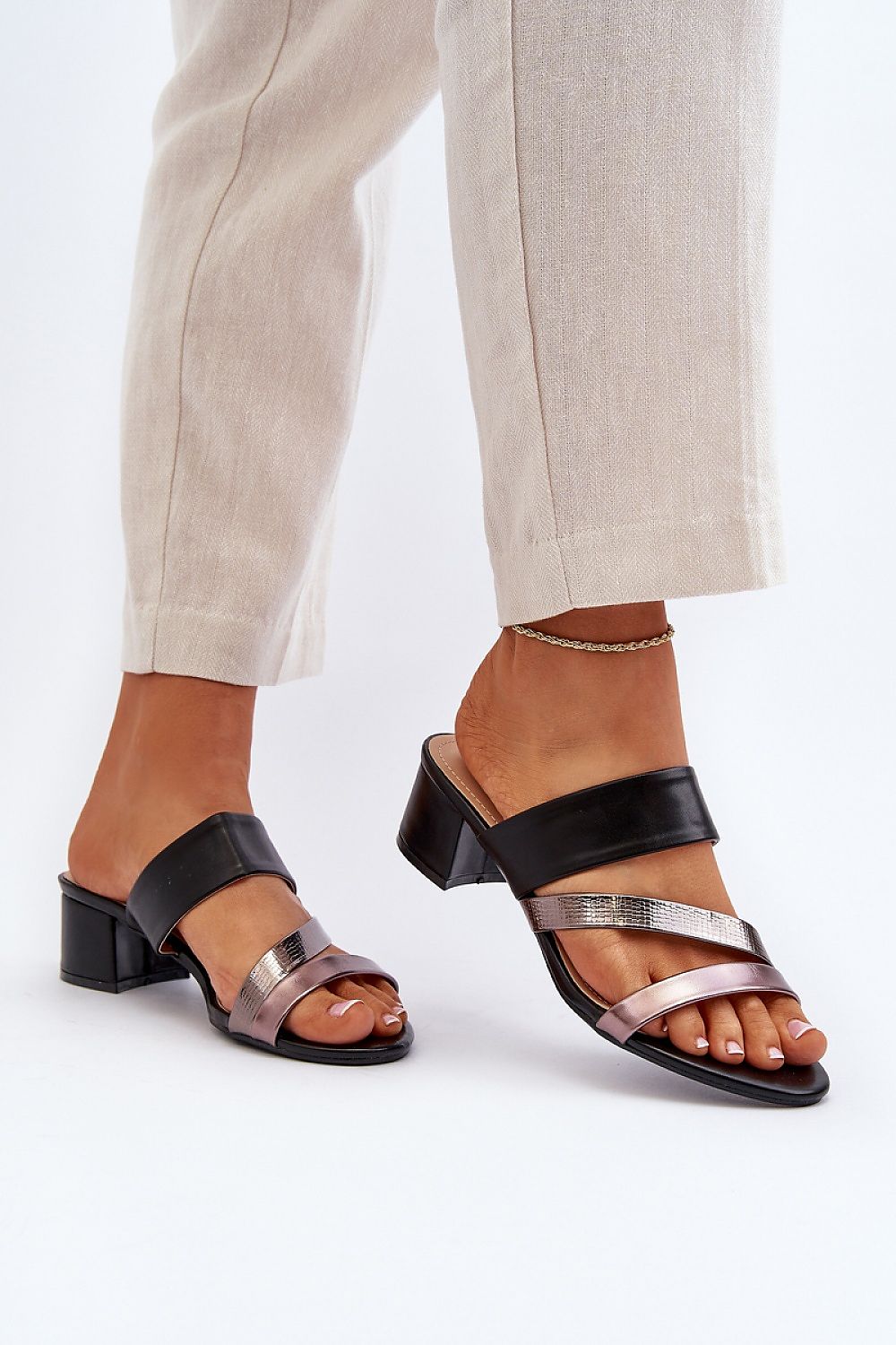 Flip-flops model 194384 Step in style