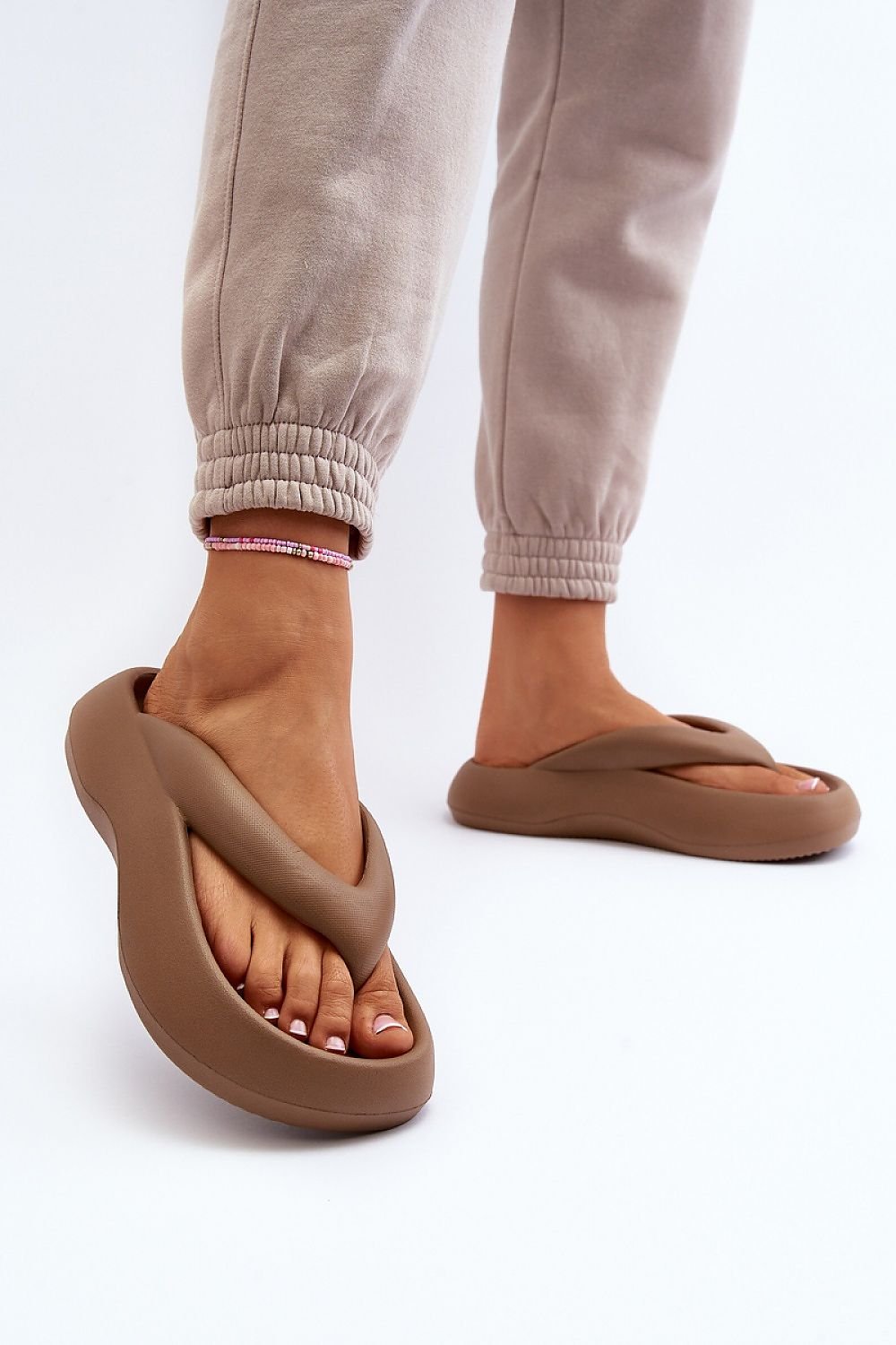Japanese flip-flops model 194388 Step in style
