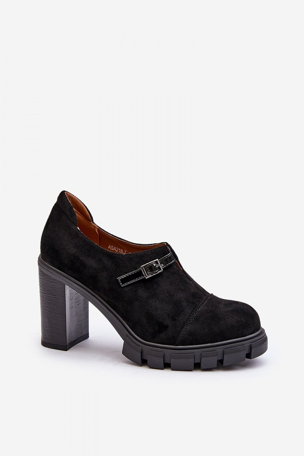 Heeled low shoes model 194702 Step in style