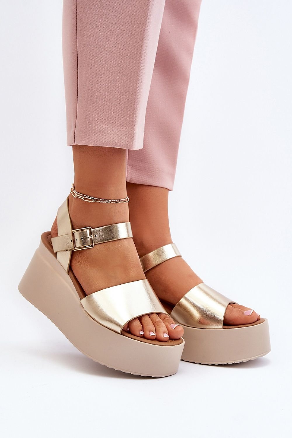 Buskin model 195290 Step in style