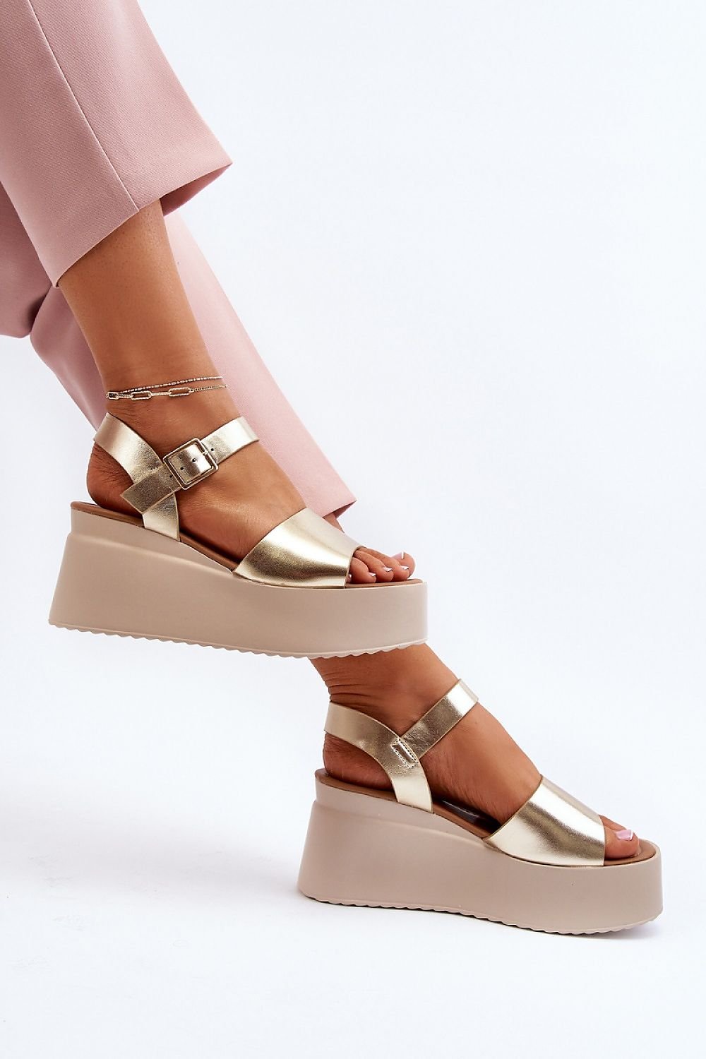Buskin model 195290 Step in style