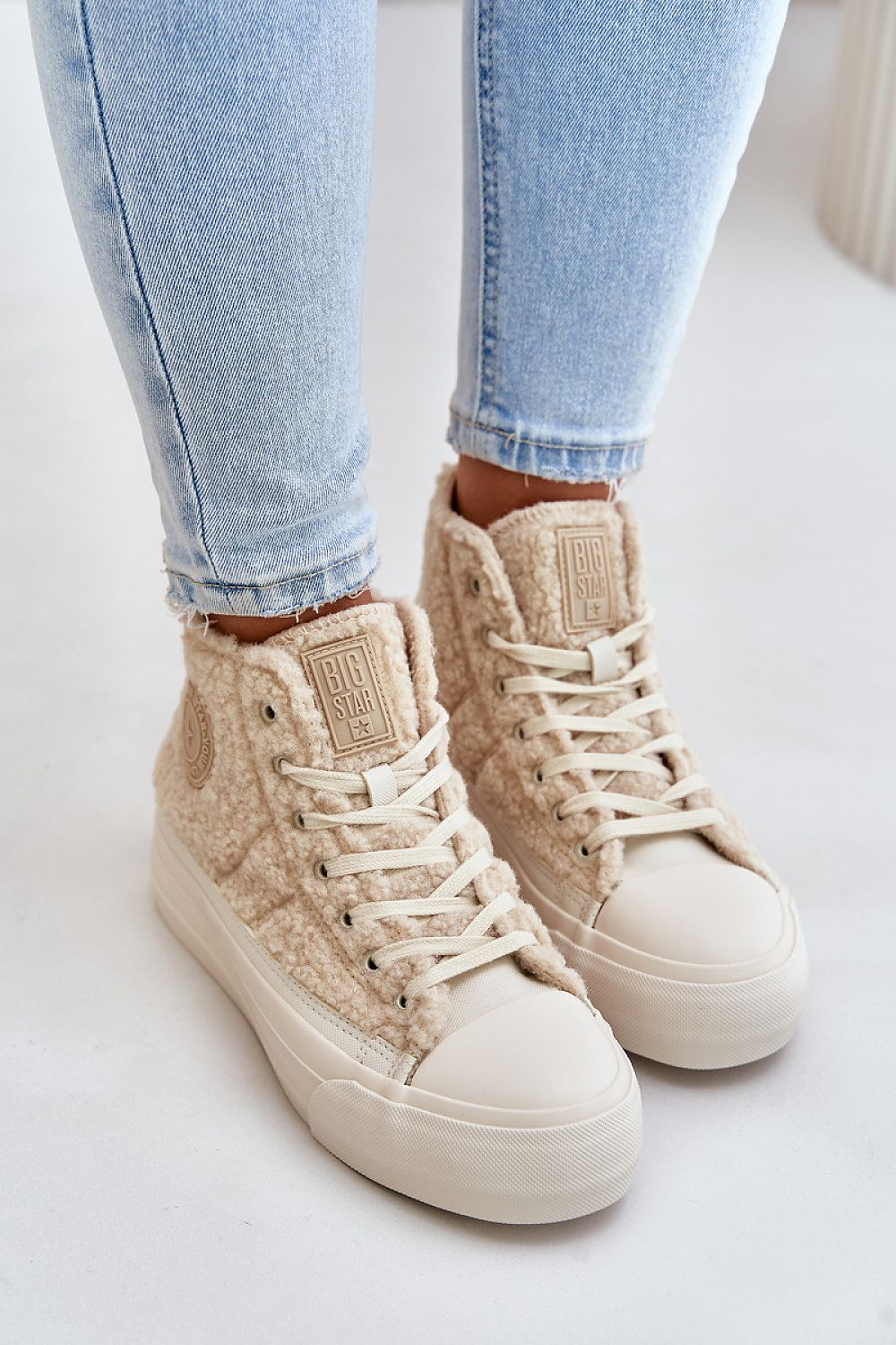 Sneakers model 201923 Step in style