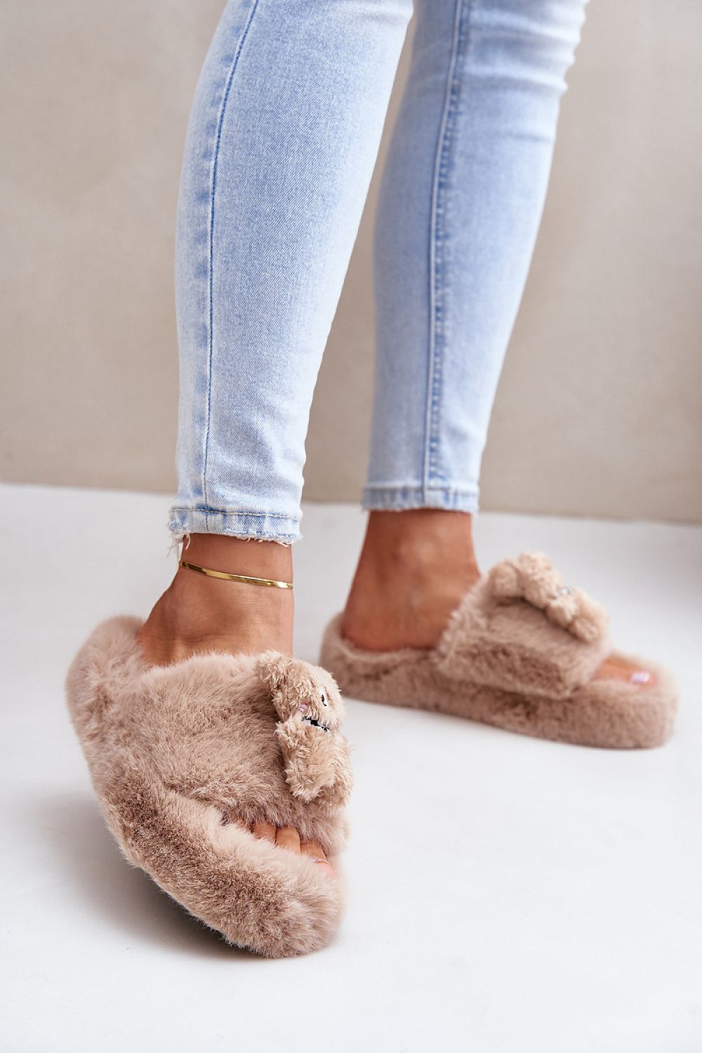 Slippers model 202179 Step in style