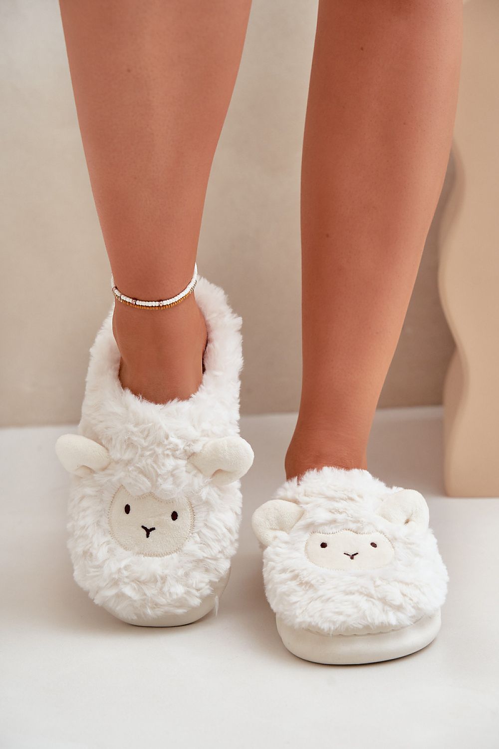 Slippers model 203611 Step in style