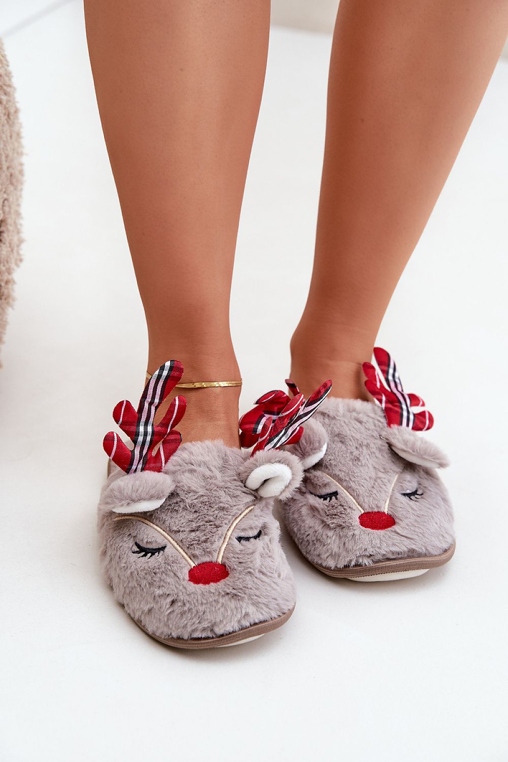 Slippers model 204642 Step in style