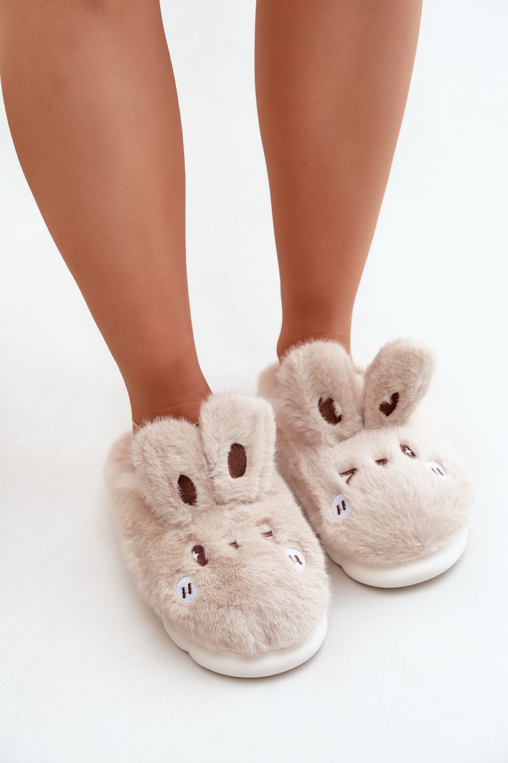 Slippers model 204648 Step in style