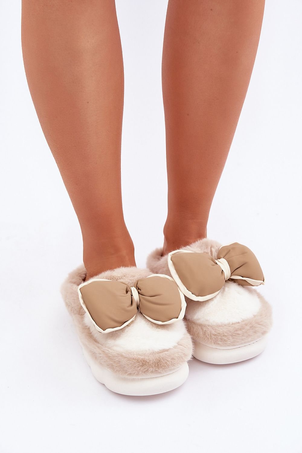 Slippers model 204947 Step in style