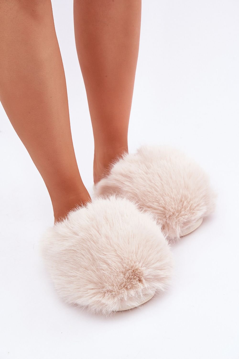 Slippers model 204954 Step in style