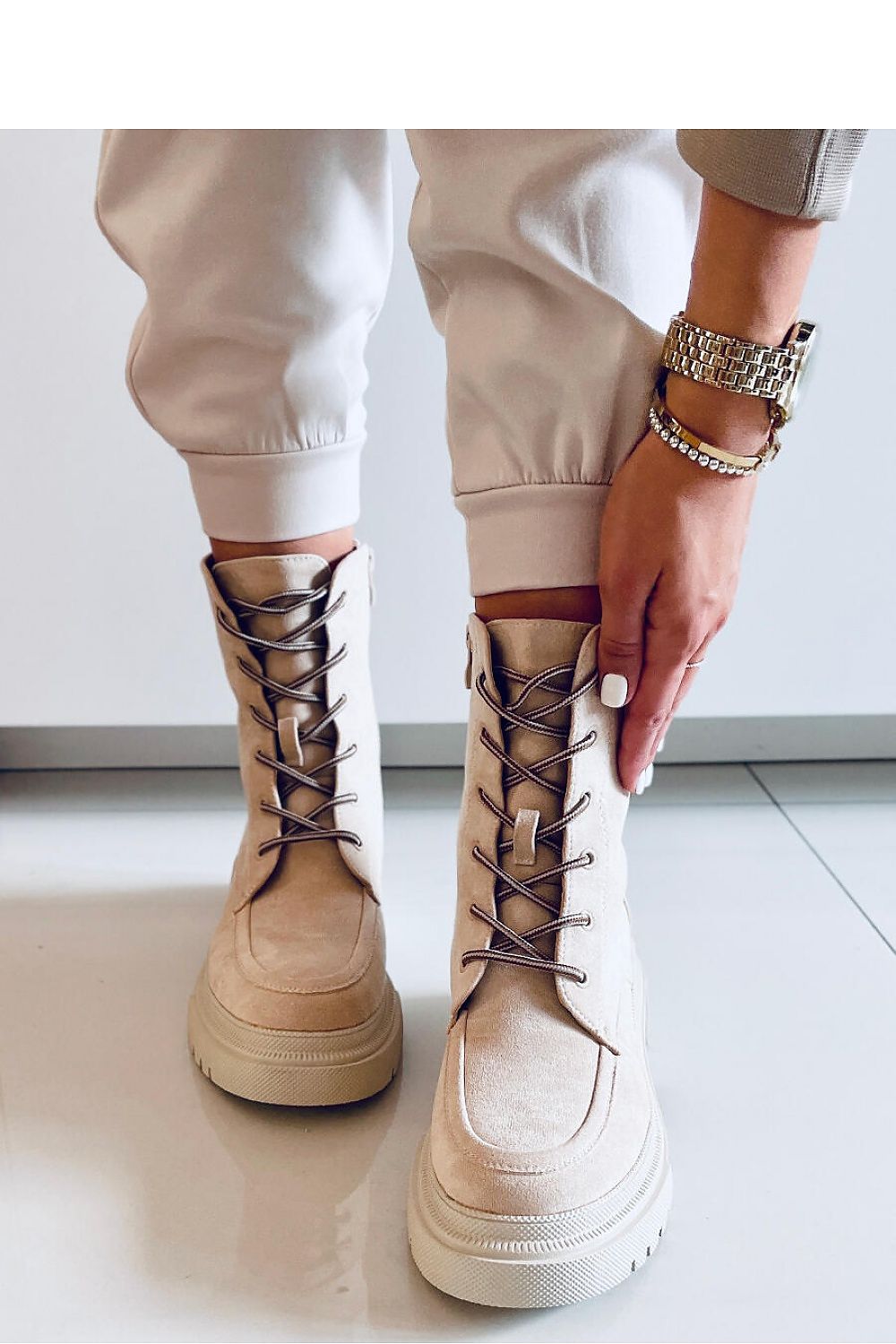 Boots model 170287 Inello