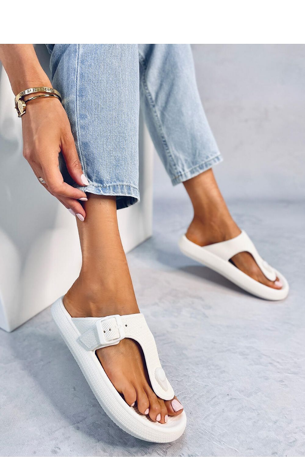 Japanese flip-flops model 182224 Inello