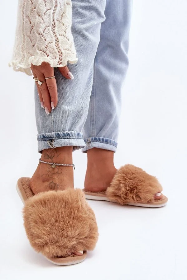 Slippers model 190667 Step in style