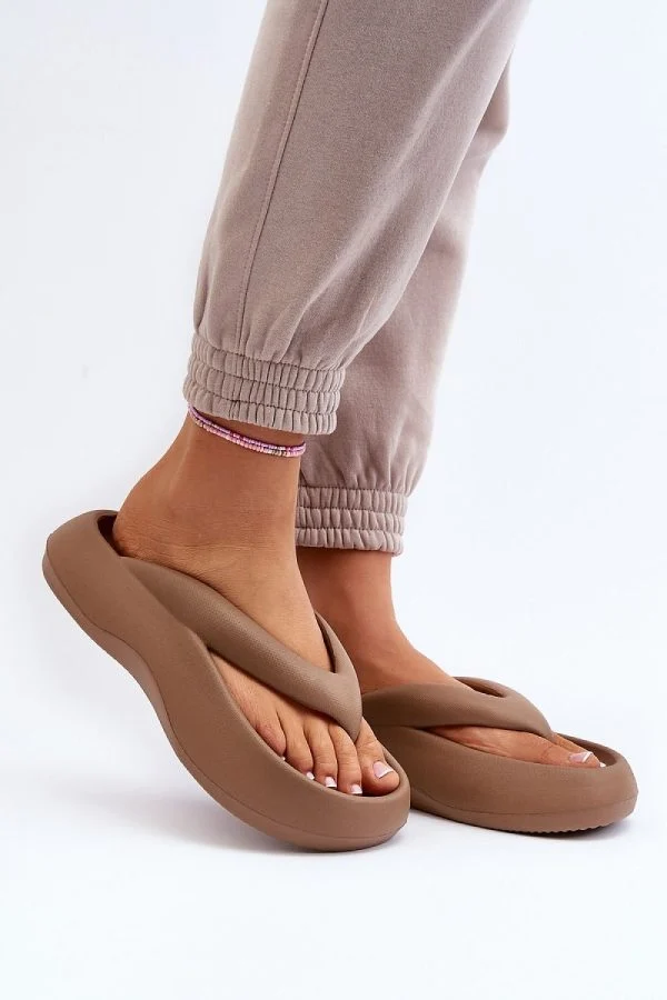 Japanese flip-flops model 194388 Step in style