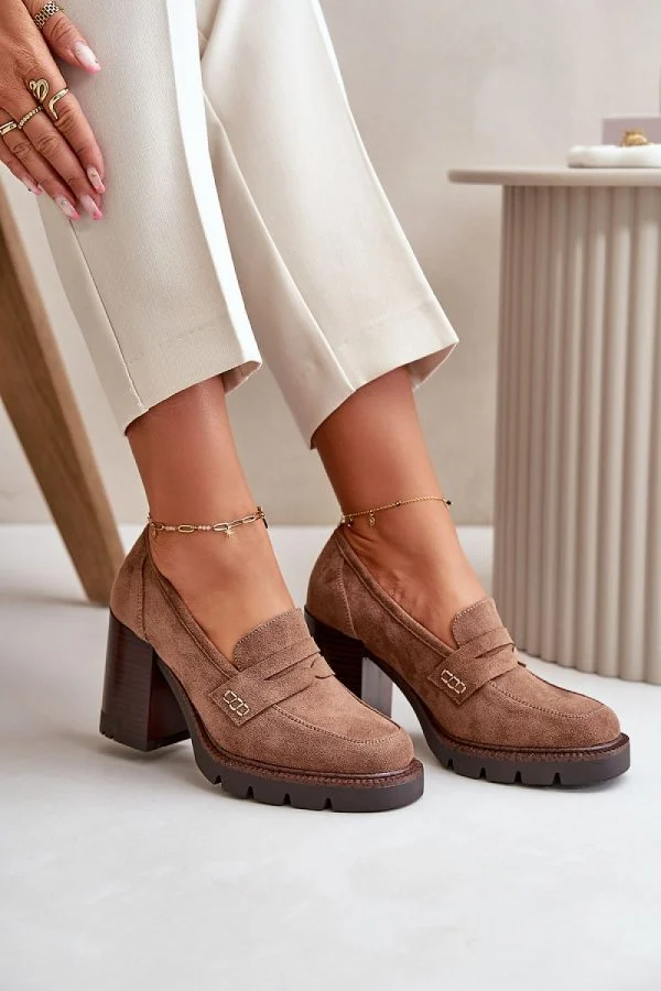 Heeled low shoes model 199177 Step in style