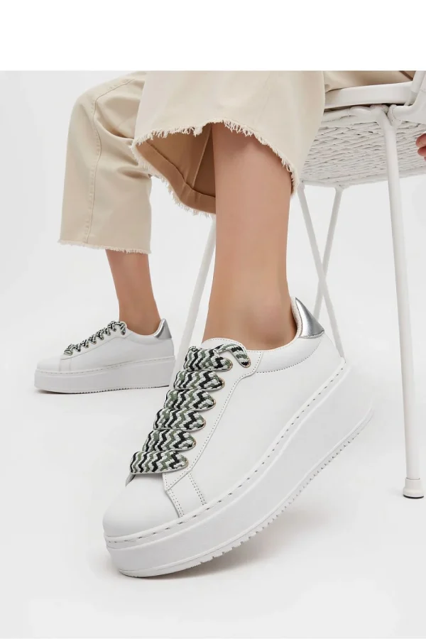 Sport Shoes model 210229 Inello