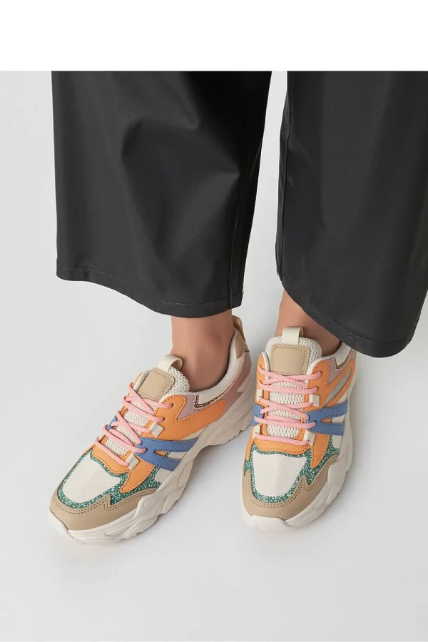 Sport Shoes model 210239 Inello