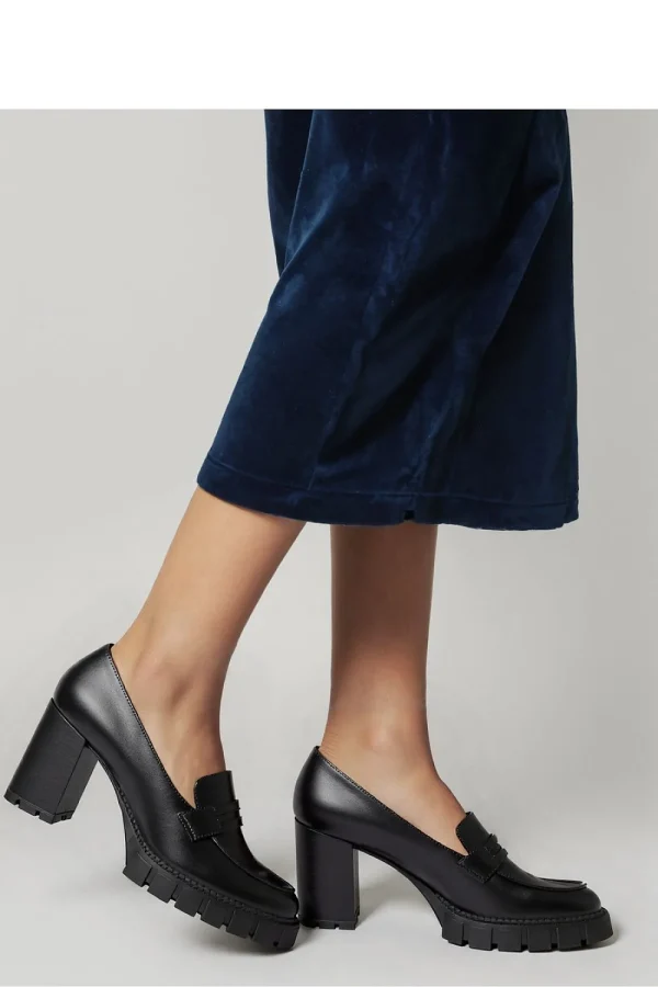 Block heel pumps model 210351 Inello