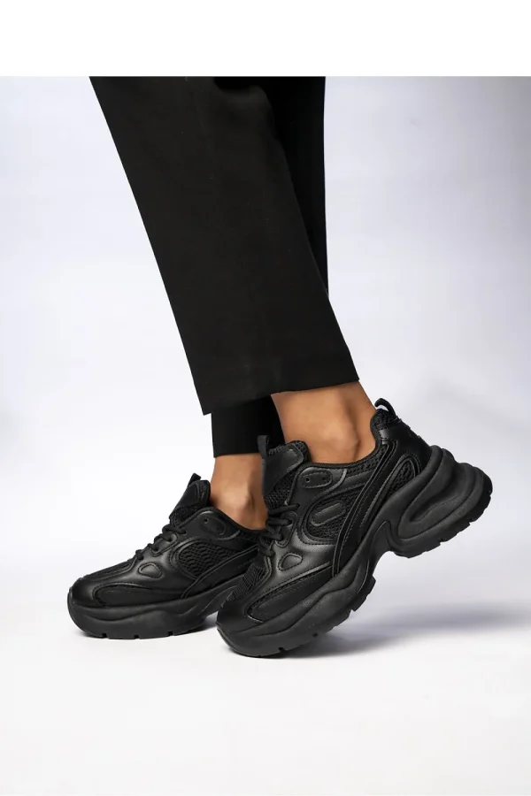 Sport Shoes model 210570 Inello