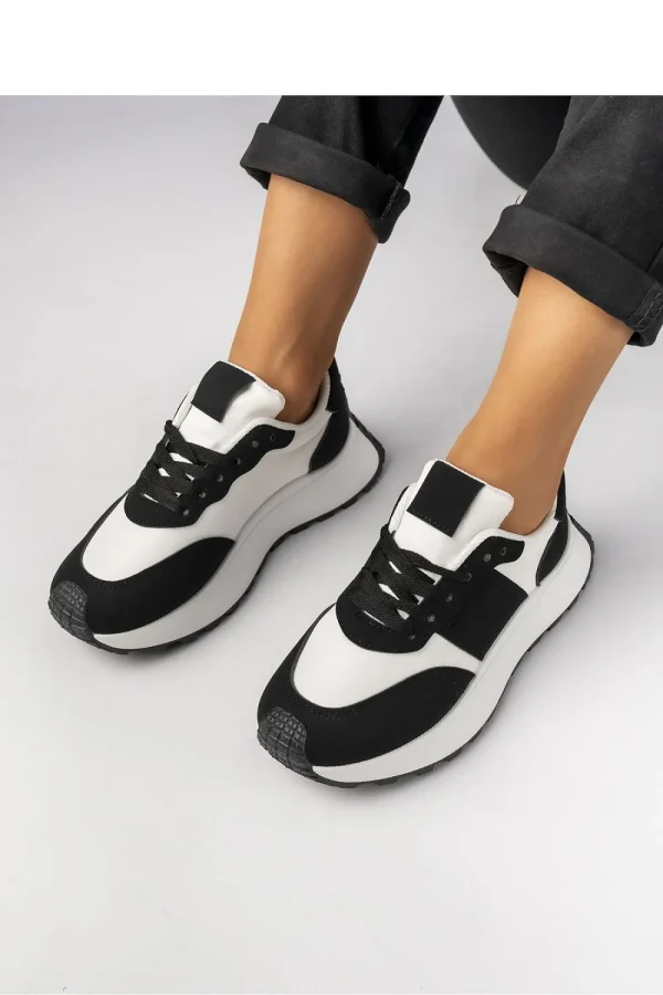 Sport Shoes model 210600 Inello