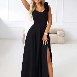 Long dress model 222461 Numoco