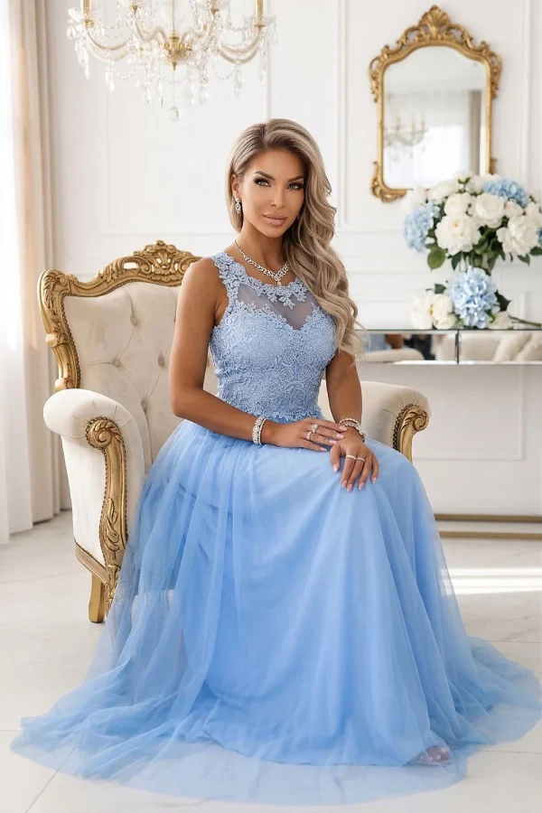 Long dress model 227063 Numoco