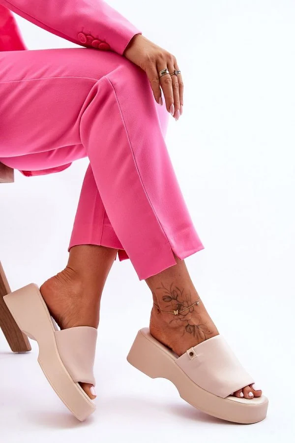 Flip-flops model 181041 Step in style