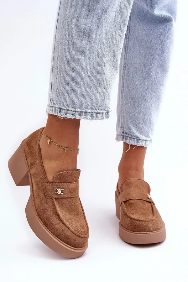 Heeled low shoes model 186224 Step in style
